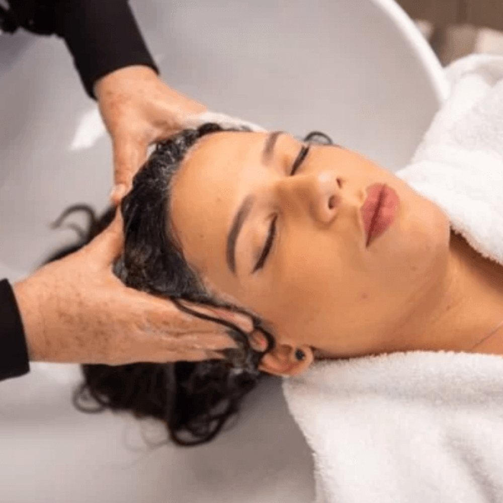 SPA Capilar em Lavatório Trikhos. Tratamentos Capilares Avançados